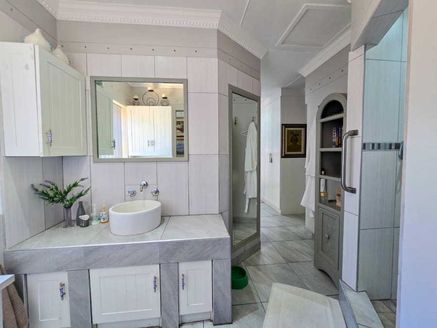 3 Bedroom Property for Sale in Stilbaai Wes Western Cape